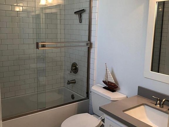 5th image of 1300 12th St APT D