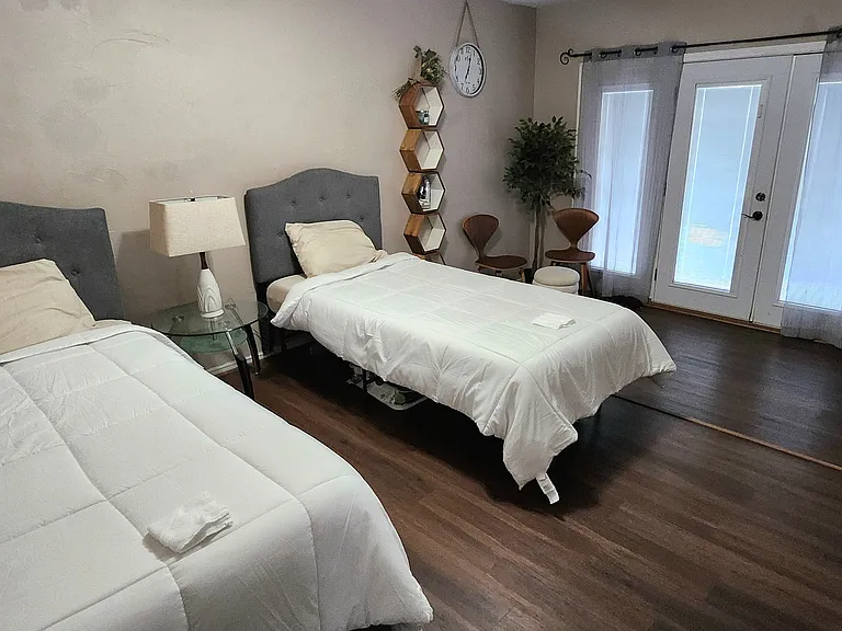 1310 El Camino Real — Photo 10