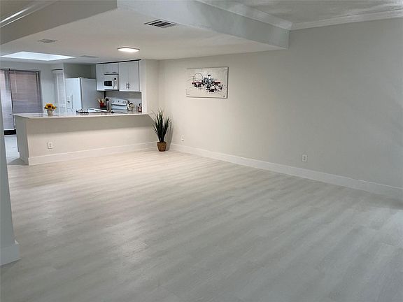 4th image of 4754 NW 89th Avenue #4754