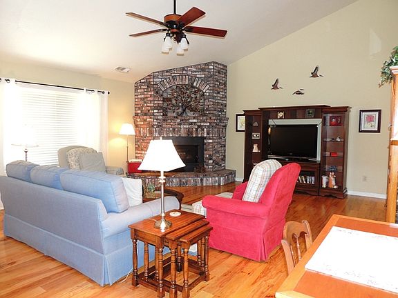 5th image of 2629 Huckleberry Ln