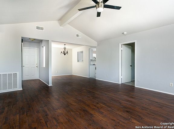5th image of 2522 Bear Springs Dr
