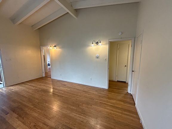 4th image of 1009 Hampton St NW