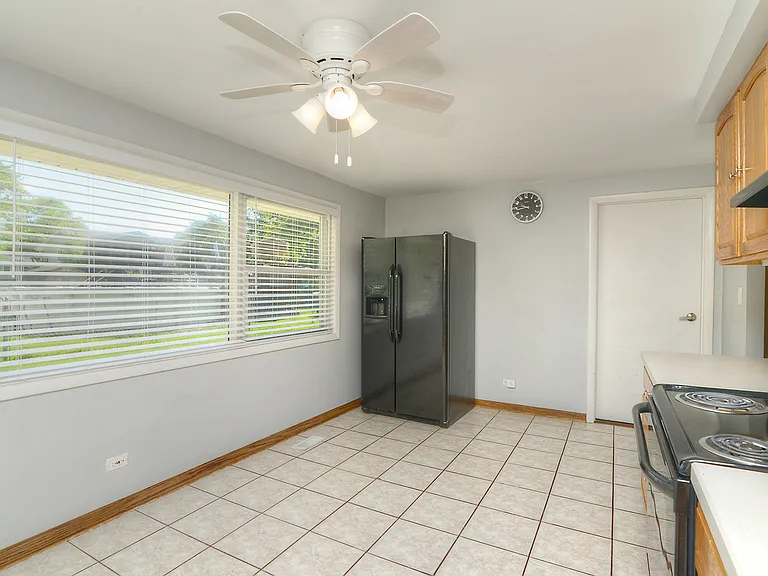 930 Sharon Ln — Photo 15