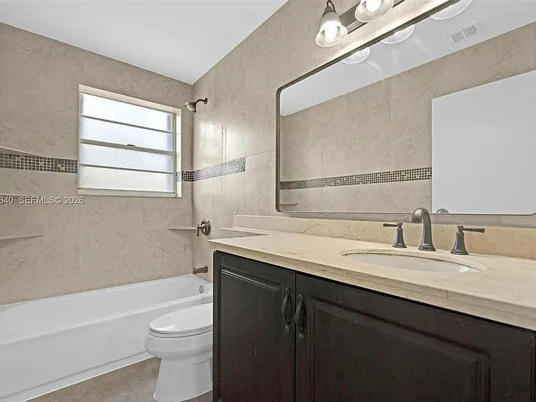 10065 NW 54th Ter — Photo 28