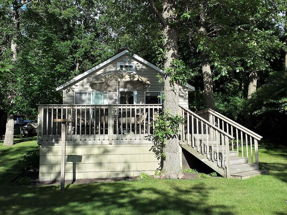 1st image of 1452 E Shore Dr