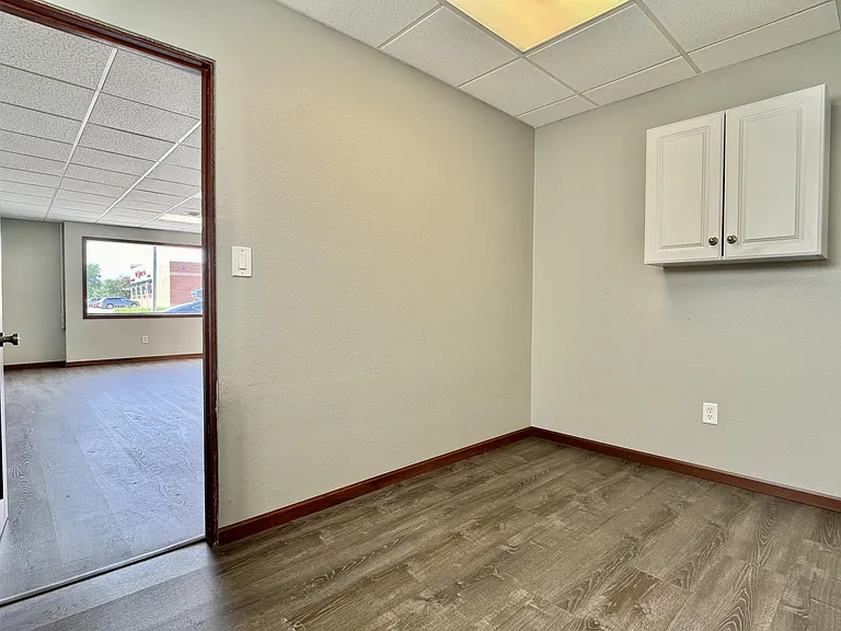 702 E Main St #101 — Photo 5