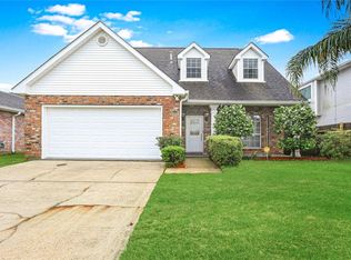 2412 Avenue Mont Martre Dr, Gretna, LA 70056