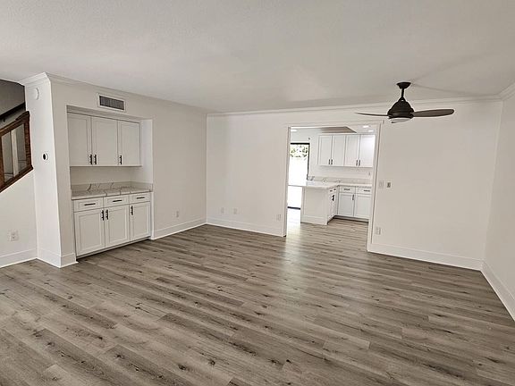 2nd image of 9960 Owensmouth Ave Unit 25