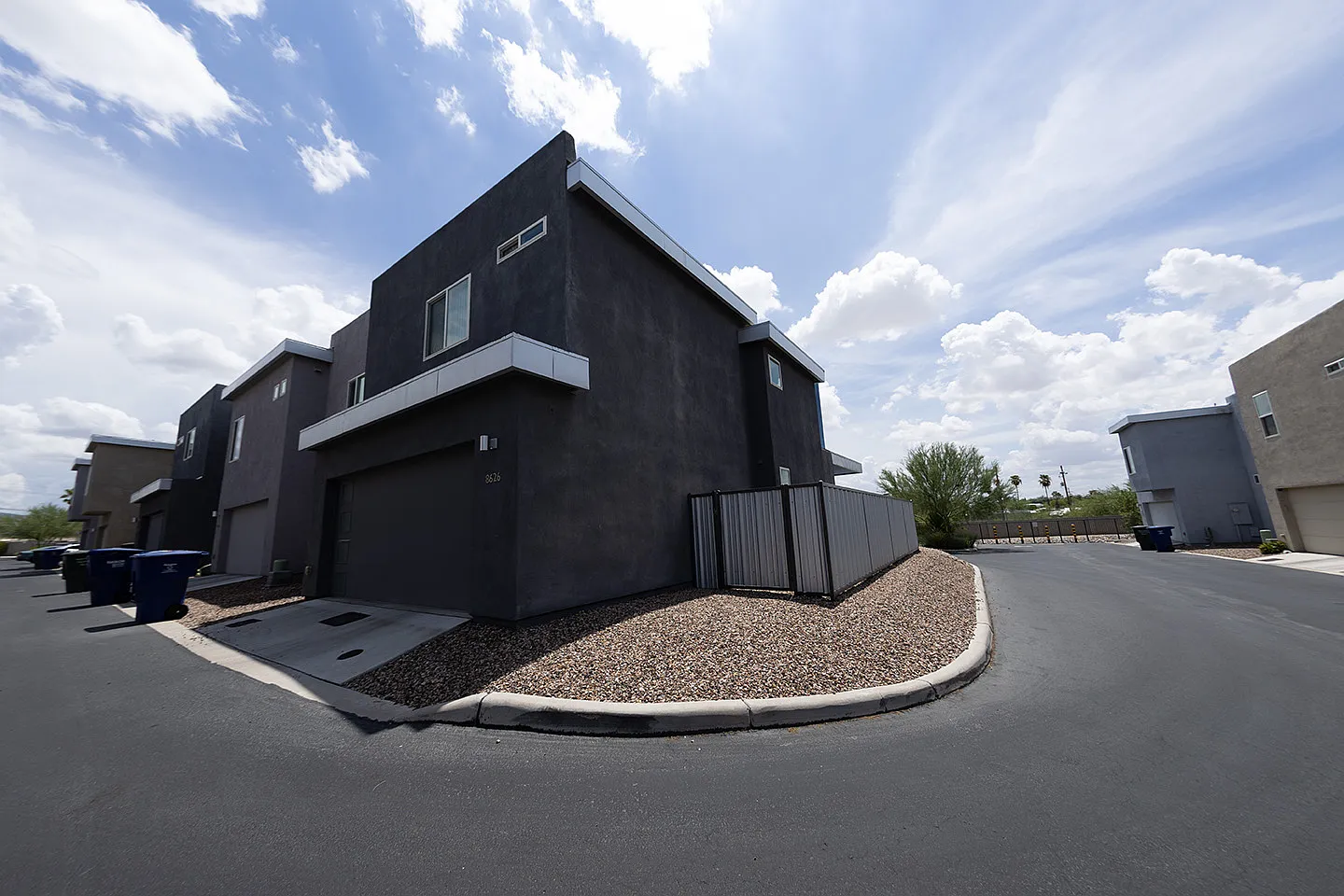3 bed, 1624 sqft, $2,100 — Photo 1