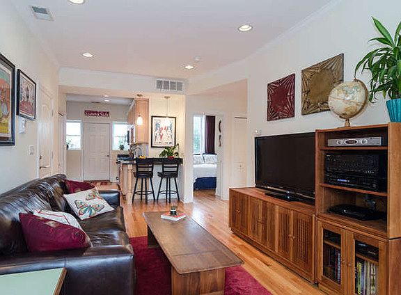 4th image of 2548 W Sunnyside Ave #3