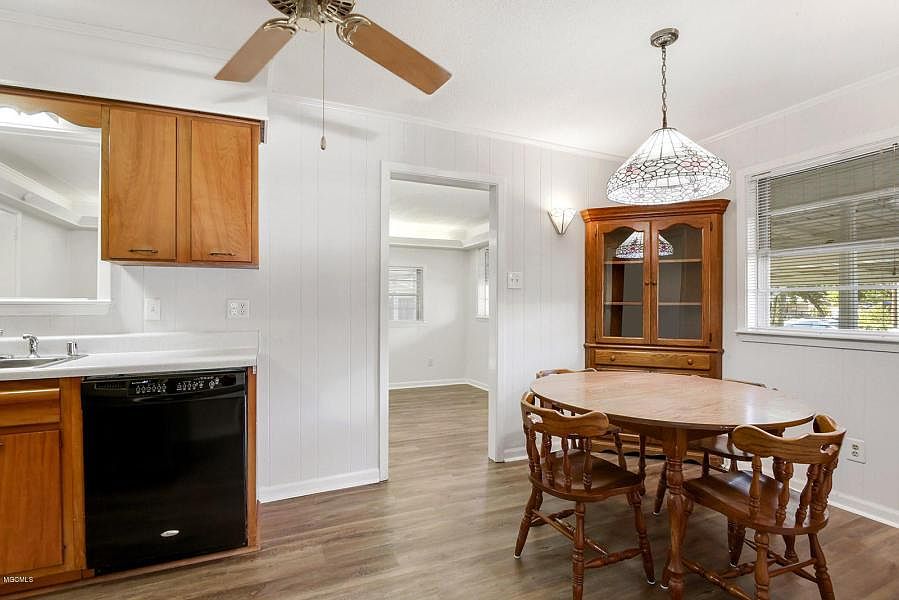 1st image of 15095 Patricia Cir