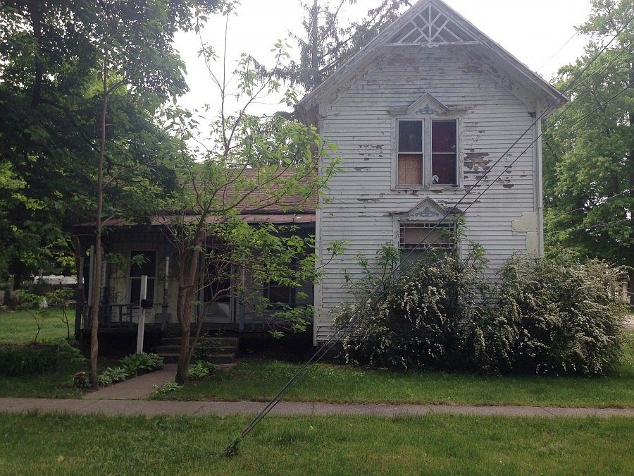 1st image of 216 W South St