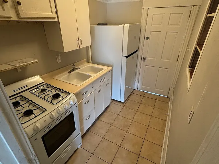 416 Broadway St NE #2 — Photo 9