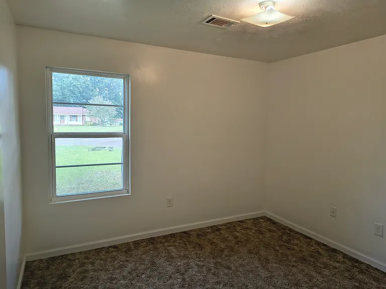 1852 Engle Rd — Photo 7