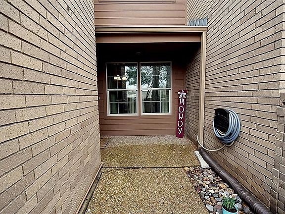 4th image of 3122 Camelot Dr APT 64
