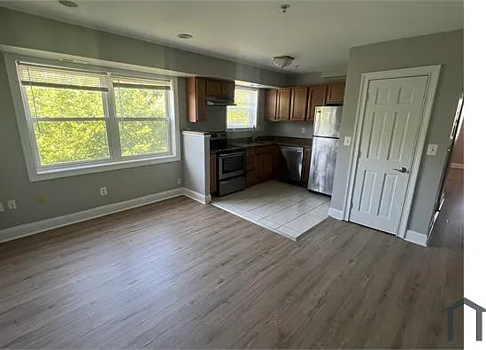 2 bed, 926 sqft, $2,050 — Photo 1
