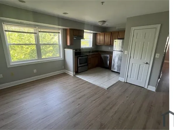 4800 C St SE APT 301, Washington, DC 20019