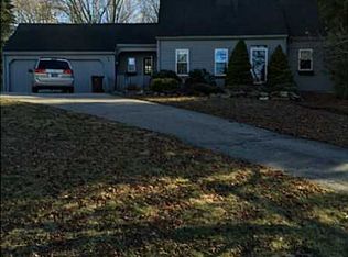 387 Elder Ballou Mtg House Rd, Woonsocket, RI 02895