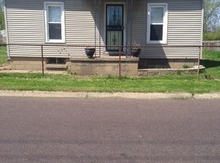 1315 N 2nd St, Pekin, IL 61554