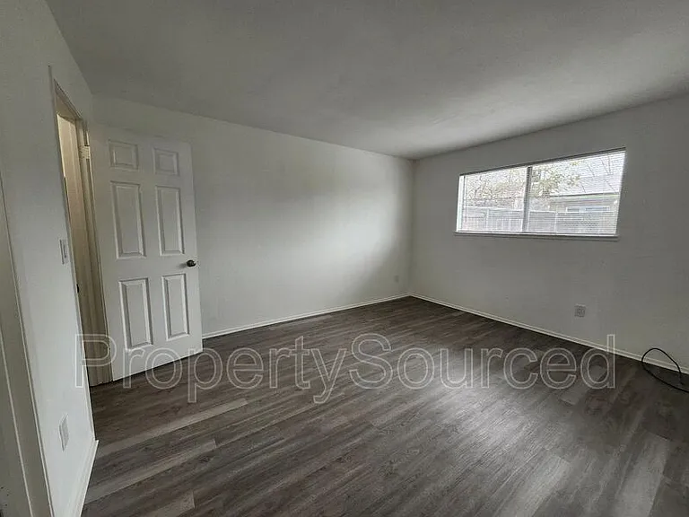 1944 Hickock Ct — Photo 11