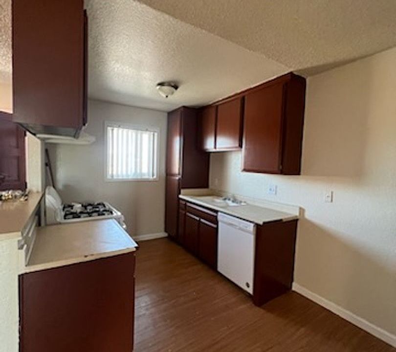 Five Plex 11695 White Ave Adelanto, CA Zillow Apartments for Rent