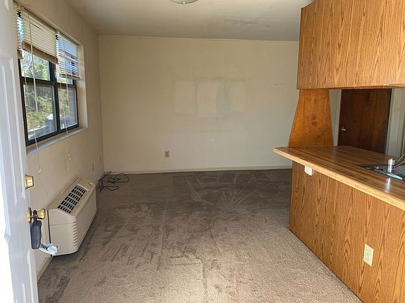 2nd image of 101 Lullwater Dr #2