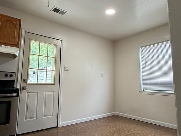 4th image of 512 Columbia Dr