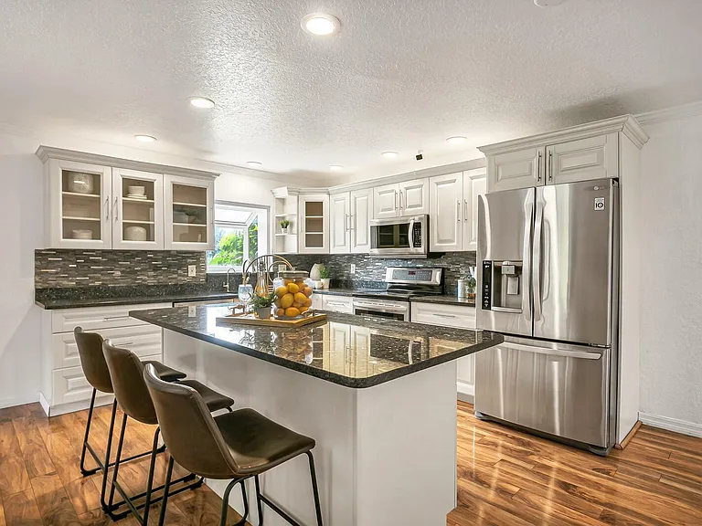 9342 Tradewinds Ave — Photo 3
