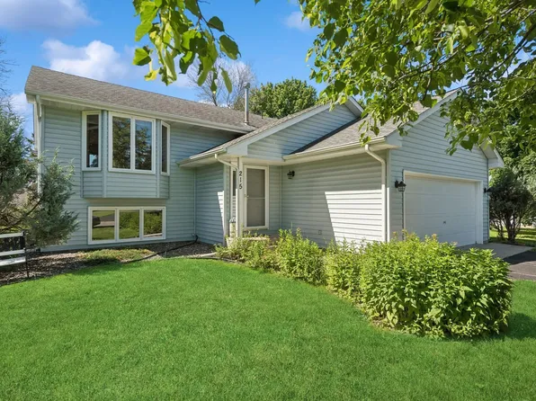 215 Zinnia Ln N, Plymouth, MN 55441