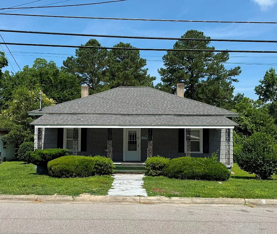 3 bed, 1388 sqft, $850 — Photo 1