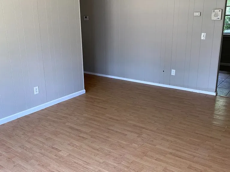 637 Royal Ave — Photo 3