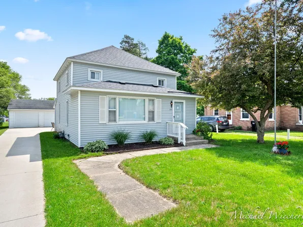 225 W Sycamore St, Wayland, MI 49348