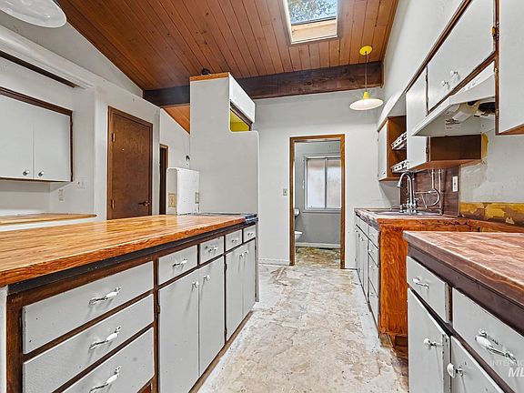 5th image of 4747 W Albion St APT A