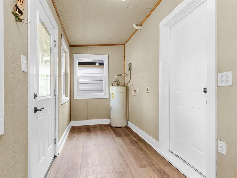 19355 Forest Lane Cir — Photo 25