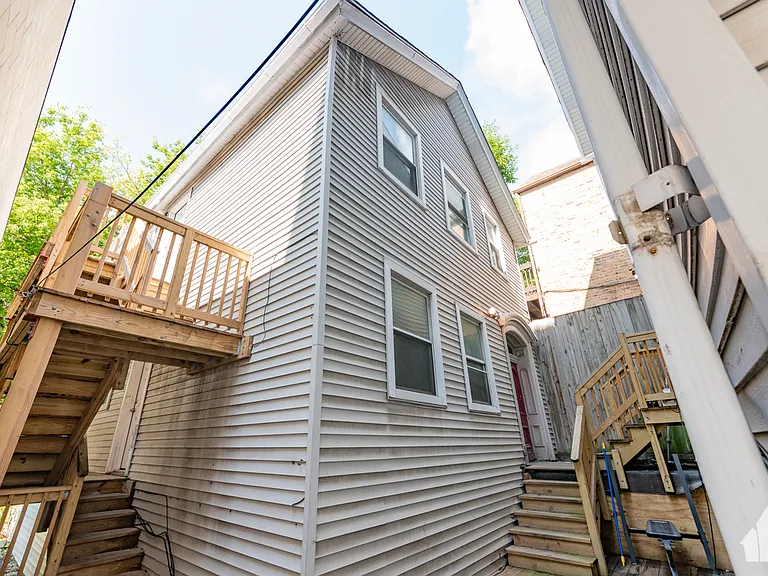 1022 W Fry St #CH1 — Photo 1