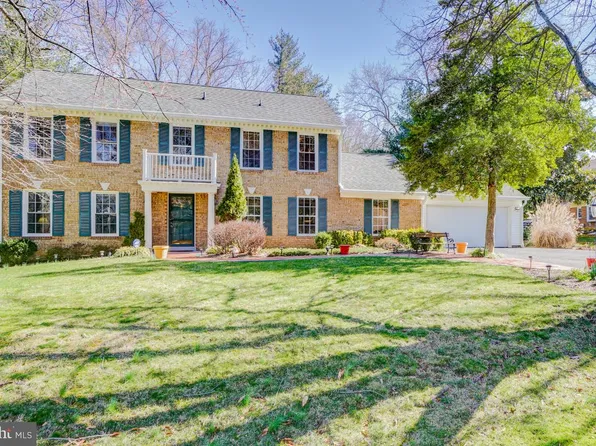 15105 Red Clover Dr, Rockville, MD 20853