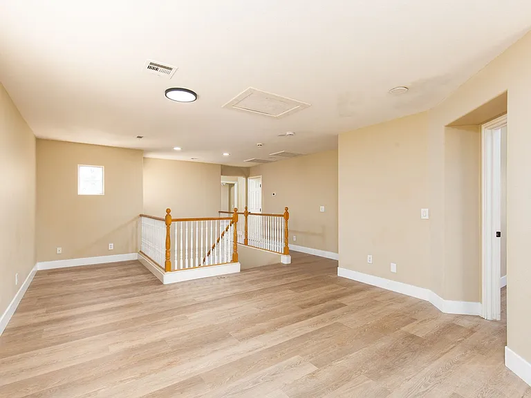 8723 Evan Lilas St — Photo 15