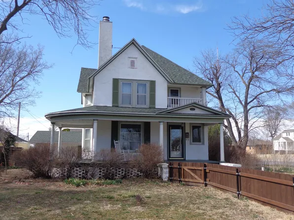 1611 Elm St, Hays, KS 67601