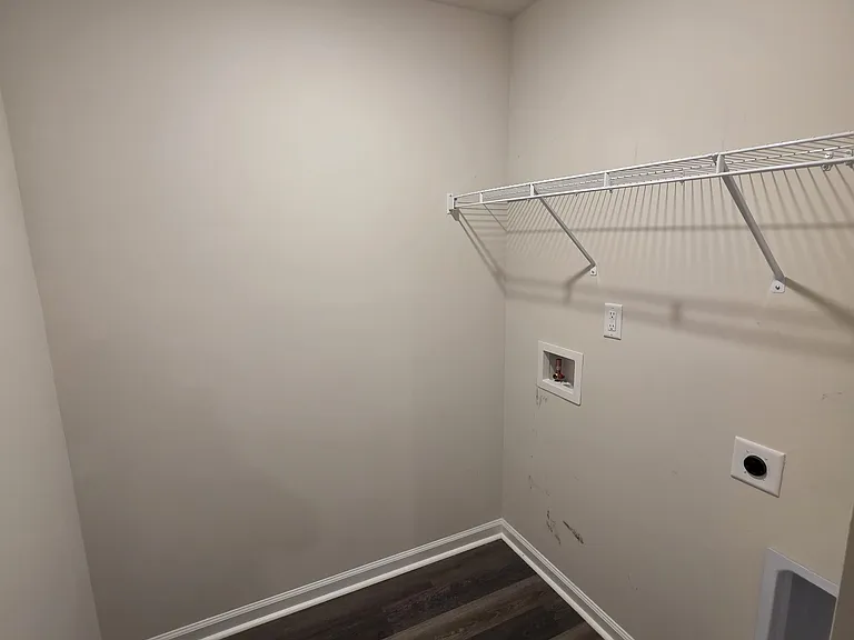 239 Londonshire Dr — Photo 23