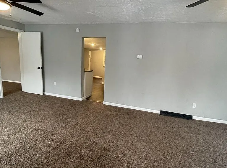 2228 Liberty St — Photo 2