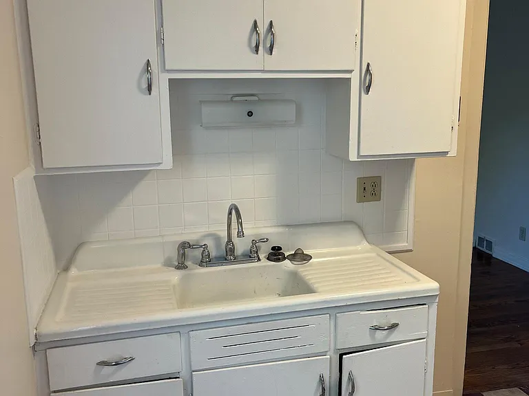 826 Park St — Photo 8