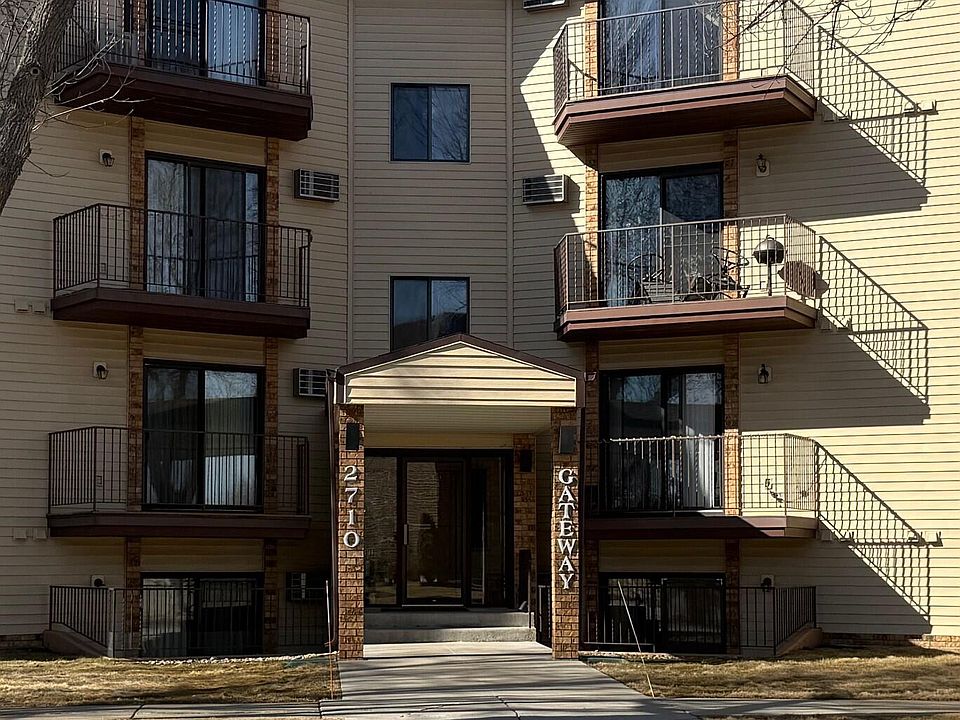 1st image of 2710 Gateway Ave APT 1F