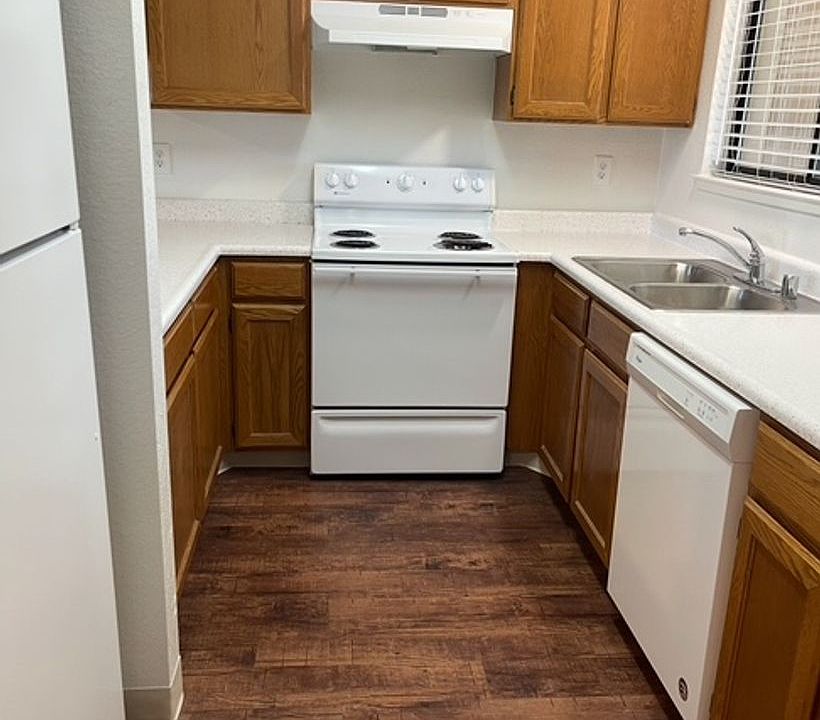 1st image of 720 Sunrise Ave APT 4