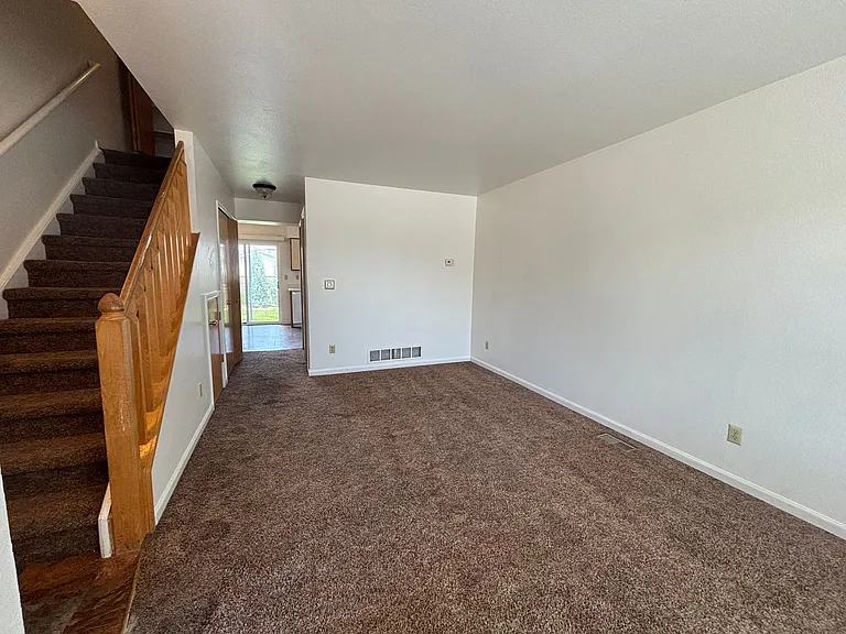 133 W 47th Pl — Photo 2
