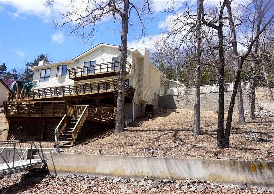 1st image of 12 Emerald Ln