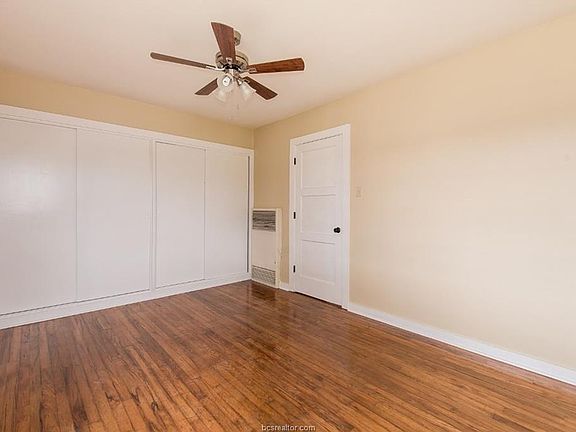 4th image of 2100 Echols St APT 6