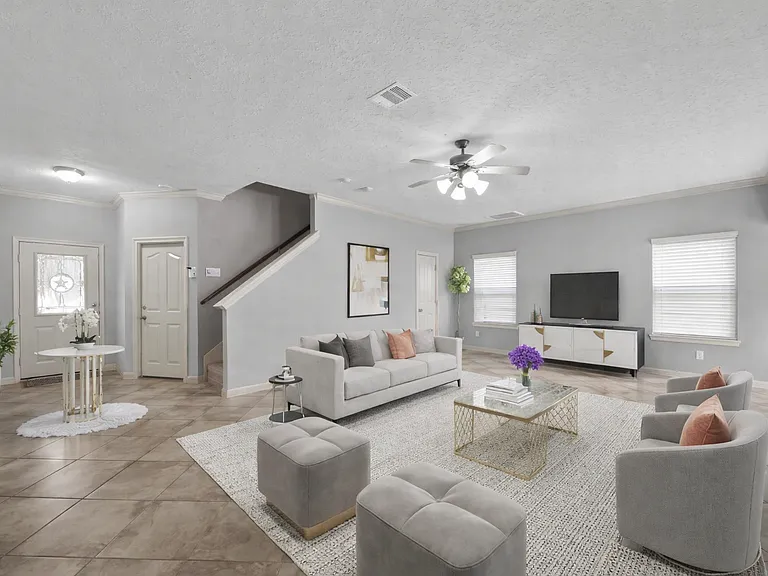 1717 Don Alejandro — Photo 2
