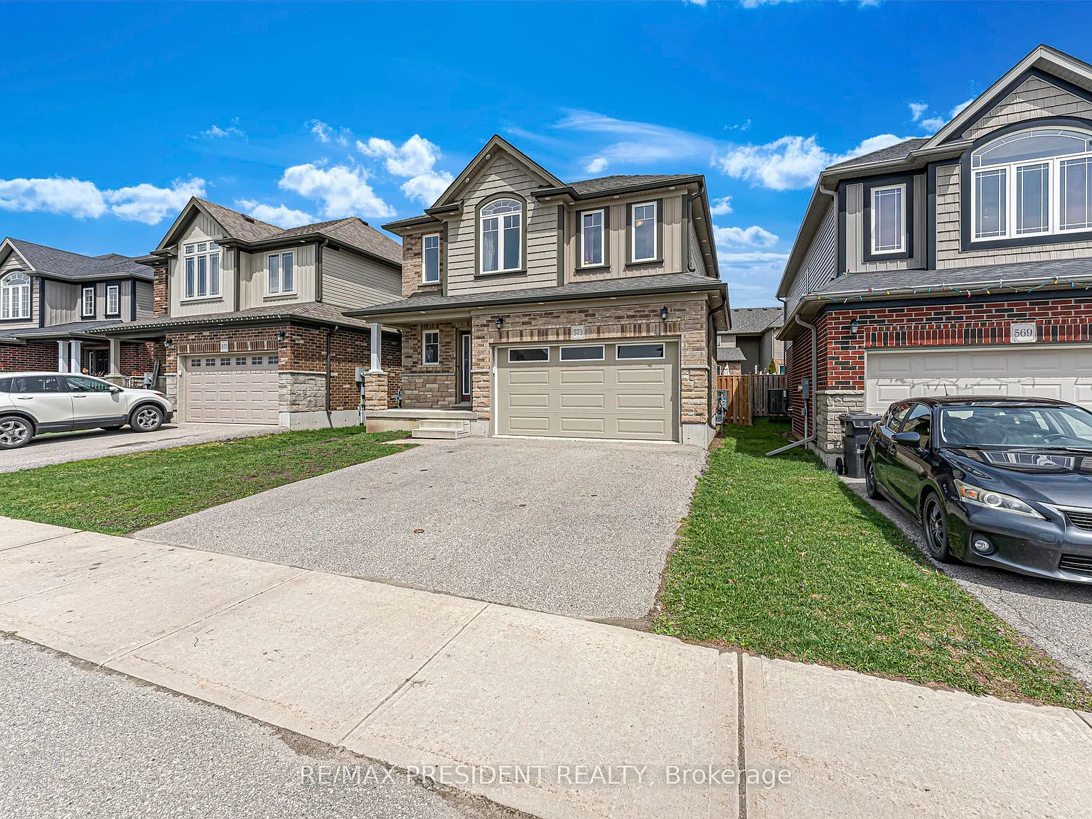 3 bed, $2,900 — Photo 2
