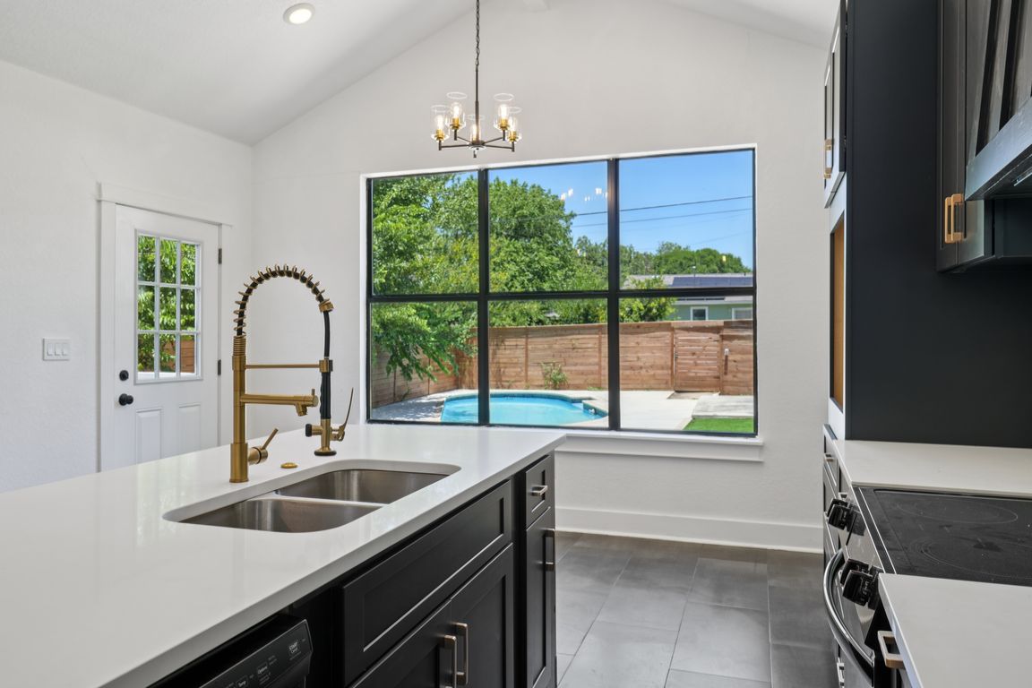 Rigsby Ave-S3007-013.jpg