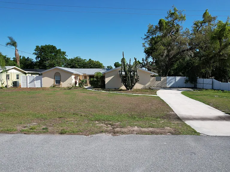 914 Homewood Dr — Photo 24